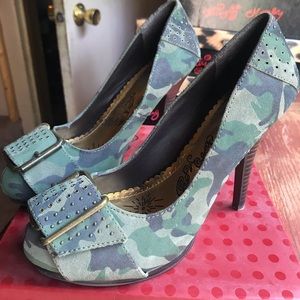 Naughty Monkey Rugged Racey heels. Size 8